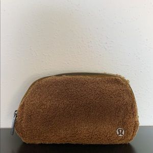 Lululemon Everywhere Fleece Belt Bag in Burnt Caramel One Size EUC
